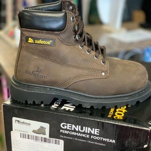 Brand new Safetoe work boots